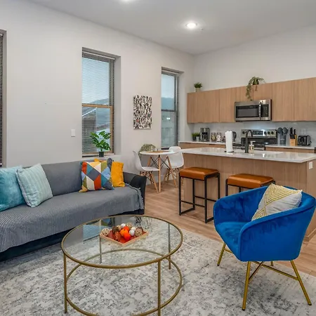 Central Over-The-Rhine, 3 Lux Queen Beds, Steps To Tql, Findlay Market & Light Rail, Fast Wifi, Sleeps 7Ppl